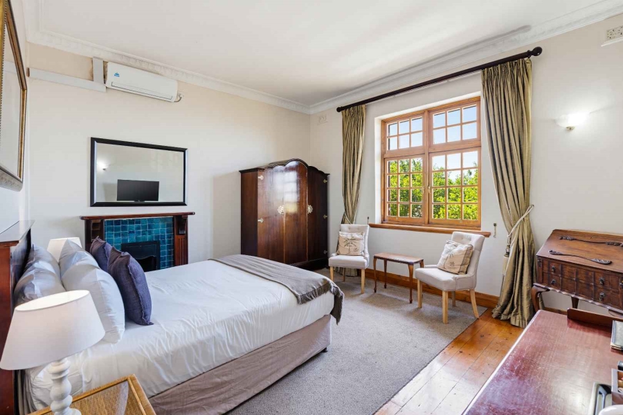 14 Bedroom Property for Sale in Oranjezicht Western Cape